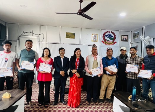 तिनिधि सभा सदस्य निर्वाचन , २०८२ सफलता पूूर्व सम्पन्‍न गरेकोमा बधाई सहित  जिल्लास्थित पत्रकारहरुलाई  सम्मान गर्दै प्रमुख जिल्ला अधिकारी सीता परियार