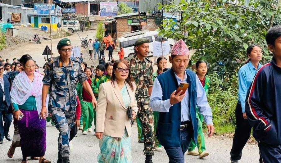 संविधान दिवस,२०८३ विशेष र्यालीमा सहभागीहरु