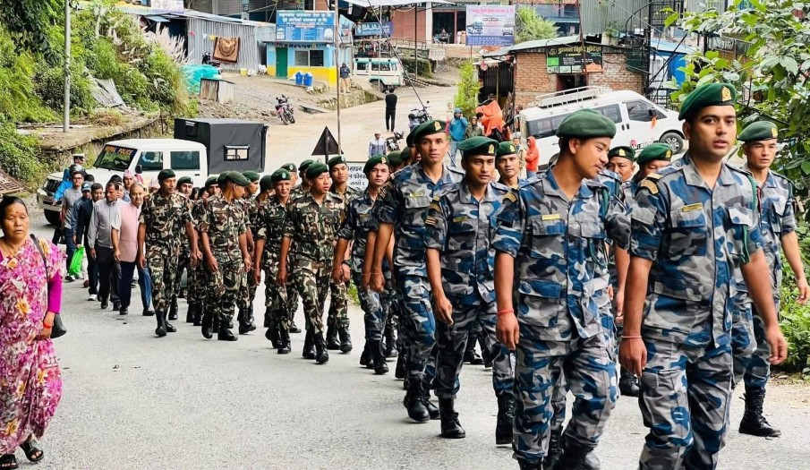 संविधान दिवस,२०८३ विशेष र्यालीमा सहभागीहरु