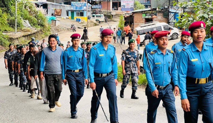 संविधान दिवस,२०८३ विशेष र्यालीमा सहभागीहरु