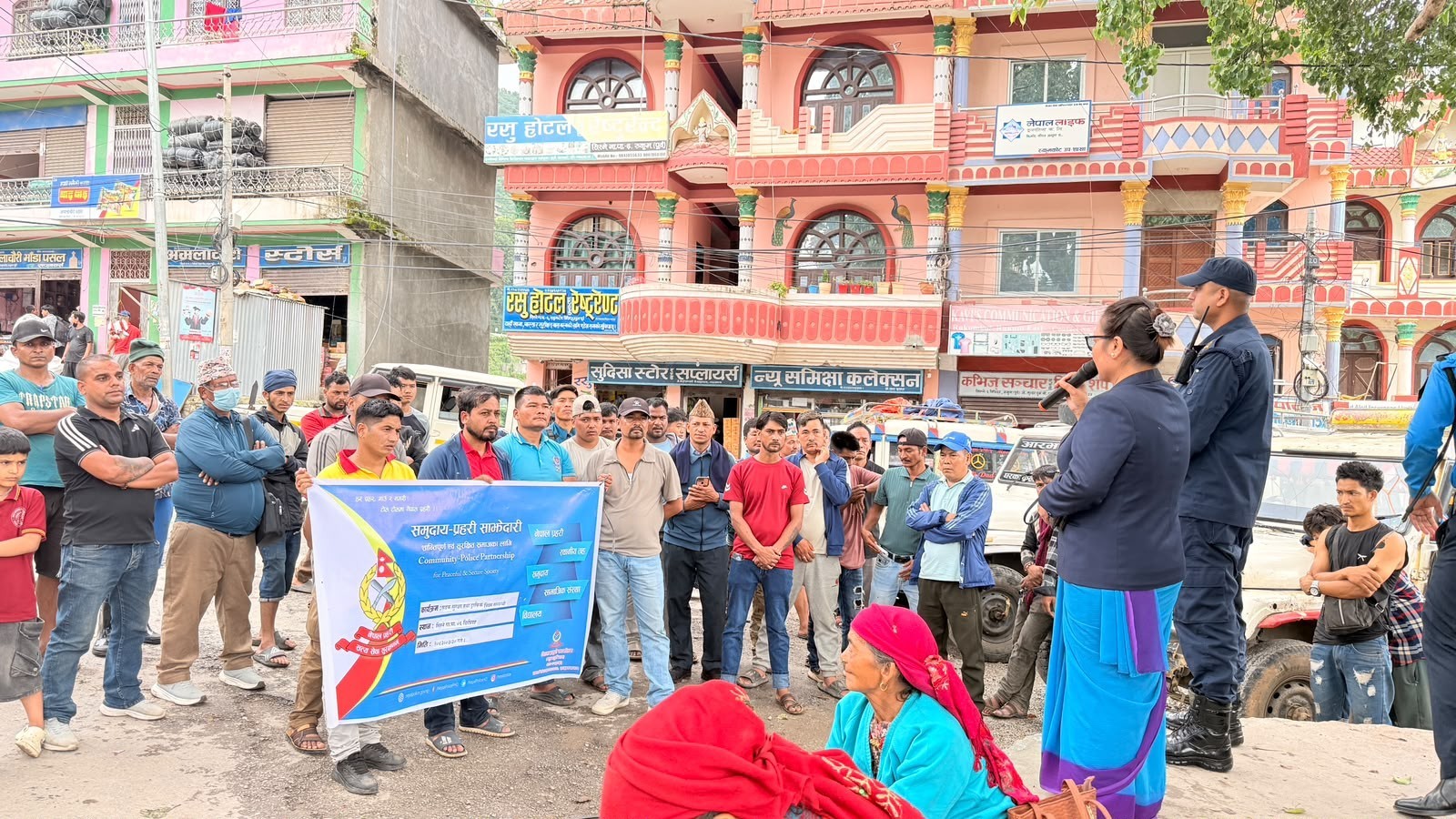 सवारी दुर्घटना न्यूनीकरणका लागि सवारी चालक, धनि र यातायात समितिलाई सचेतना कार्यक्रम